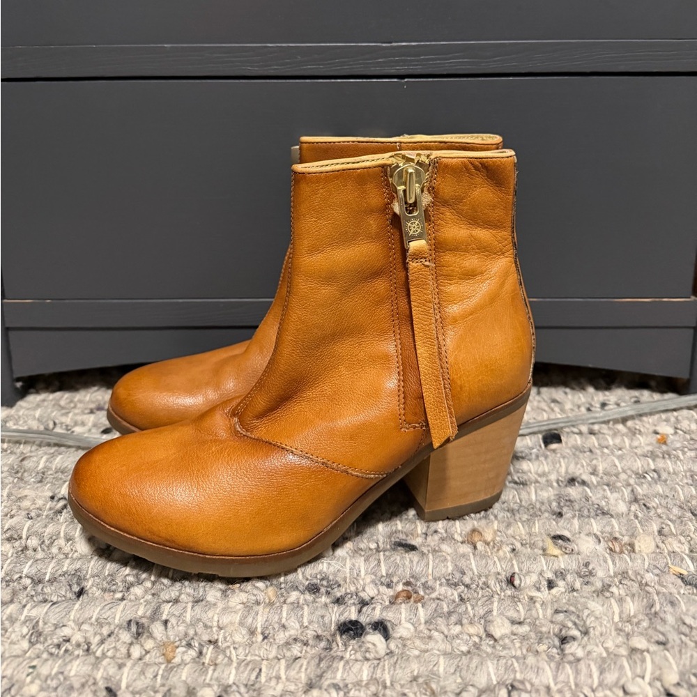 Bussola Brown Leather Ankle Boots!